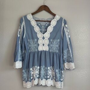 Ana & Rose Women’s Blue Embroidered Top M